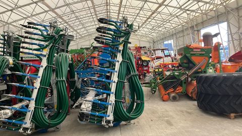 [3508-4175229-5.jpg]