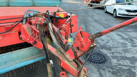 [3508-4204379-10.jpg]