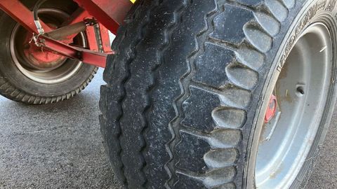 [3508-4204379-8.jpg]