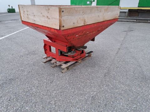 [3508-4247087-3.jpg]