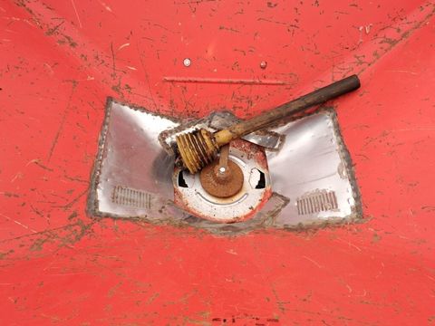 [3508-4247087-9.jpg]