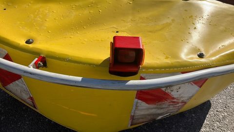 [3508-4403785-12.jpg]