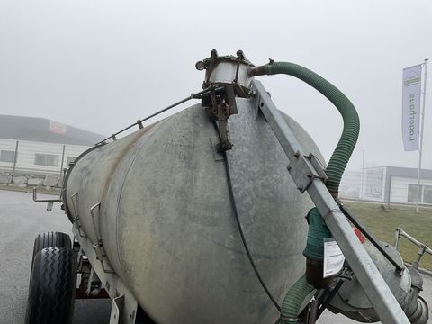 [3508-4438139-21.jpg]