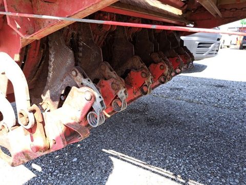 [3508-4448420-12.jpg]