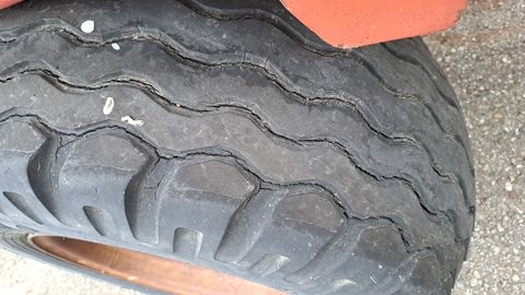 [3508-4502140-9.jpg]