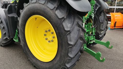 [3508-4928721-11.jpg]