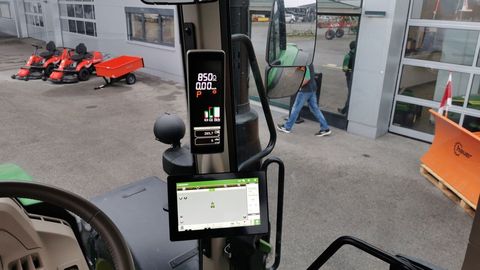 [3508-4928721-15.jpg]