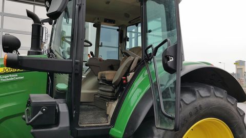 [3508-4928721-4.jpg]