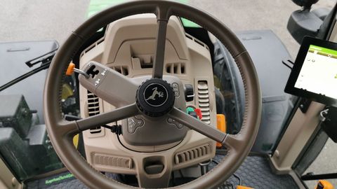 [3508-4928721-7.jpg]