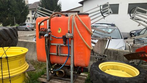 [3508-5081267-4.jpg]