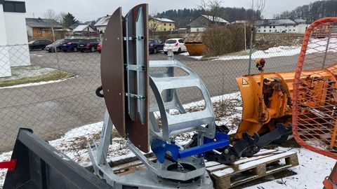 [3508-5087064-1.jpg]