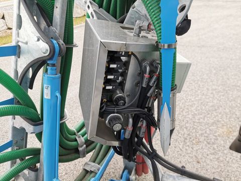 [3508-5440318-6.jpg]