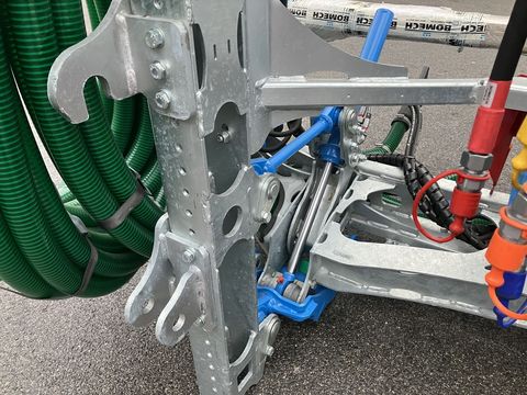 [3508-5440318-9.jpg]