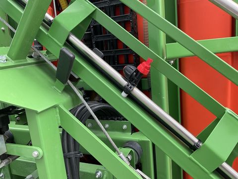 [3508-5902647-11.jpg]