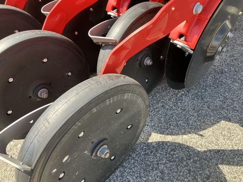 [3508-5993304-8.jpg]