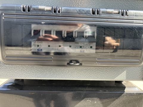 [3508-6210465-9.jpg]