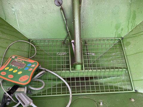 [3508-6418572-12.jpg]