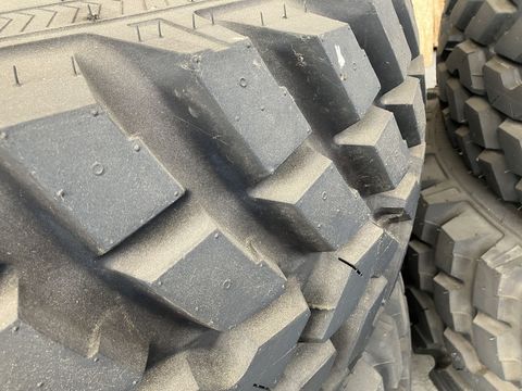 [3508-6667673-15.jpg]