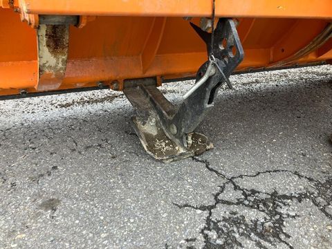 [3511-5725643-5.jpg]