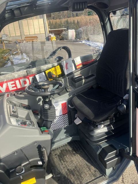 [3511-6768991-10.jpg]