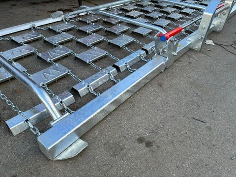 [3511-6880109-3.jpg]