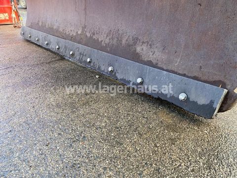 [3559-6298875-2.jpg]