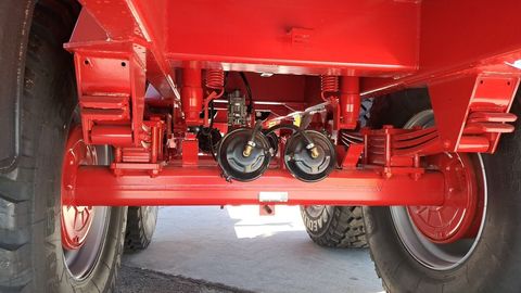 [3571-4409962-8.jpg]