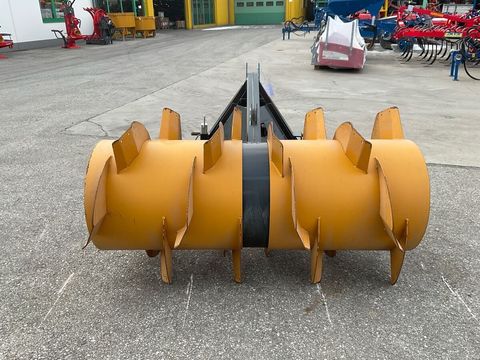 [3571-5222095-6.jpg]