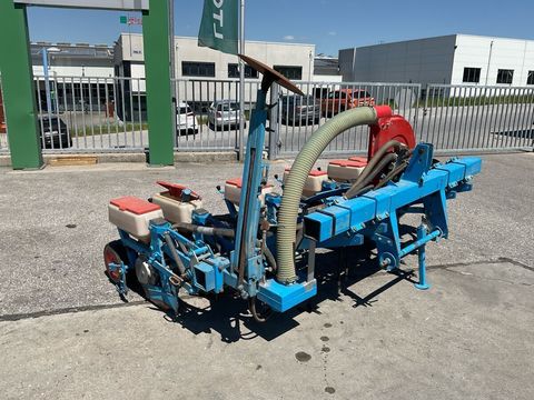 [3571-5667803-1.jpg]