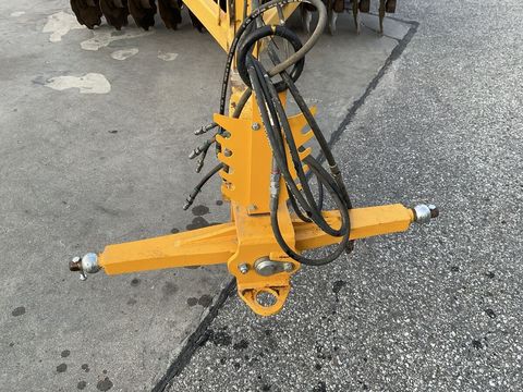 [3571-6433683-11.jpg]