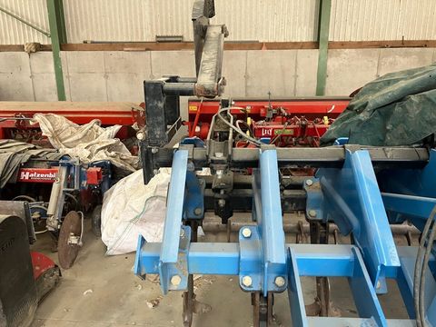 [3571-6478460-7.jpg]