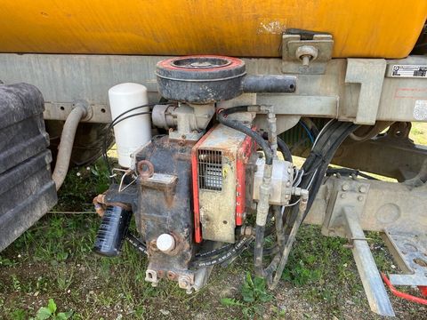 [3571-6478472-20.jpg]