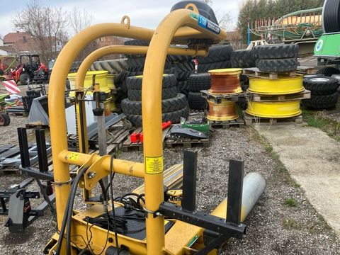 [3571-6478478-10.jpg]