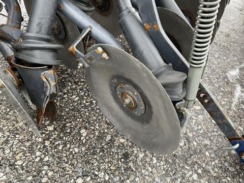 [3571-6484048-9.jpg]