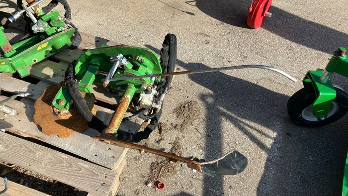 [3571-6495844-0_1.jpg]