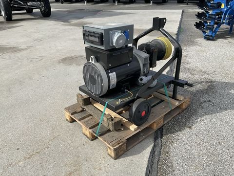 [3571-6746149-0.jpg]