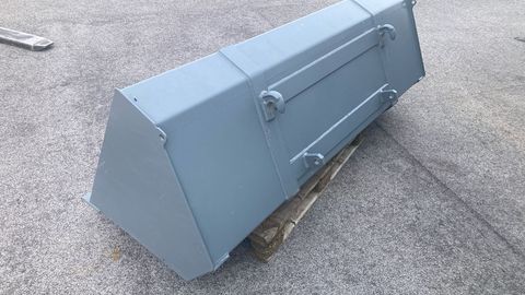 [3592-4438145-3.jpg]