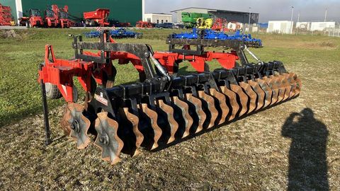 [3592-4575336-2.jpg]