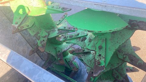 [3592-4697899-7.jpg]