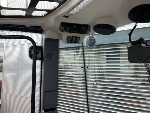 [3592-5562373-15.jpg]