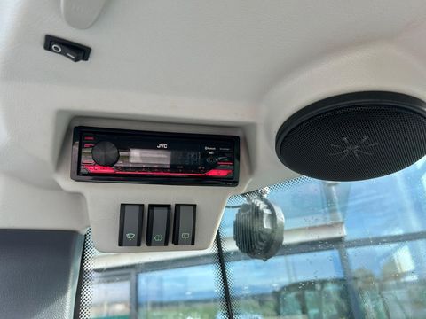 [3592-5562373-17.jpg]