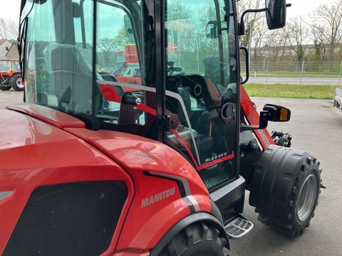 [3592-5562382-2.jpg]