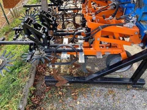 [3592-5795899-14.jpg]