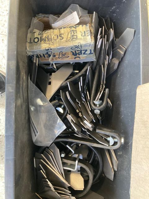 [3592-5795899-15.jpg]