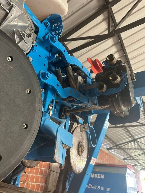 [3592-6495847-2.jpg]