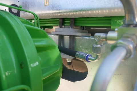 [3600-3512128-10.jpg]