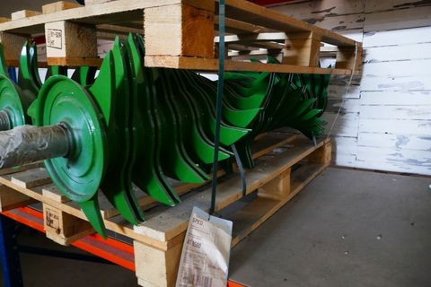 [3600-3703824-0.jpg]