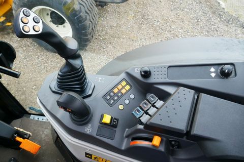 [3600-4697628-10.jpg]