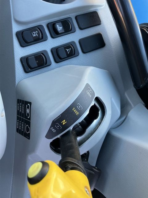 [3600-4697838-12.jpg]