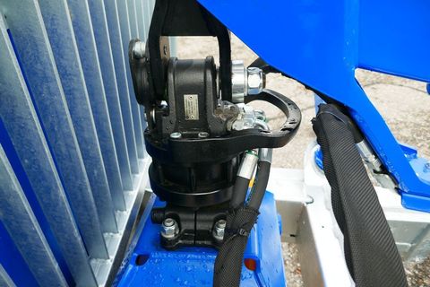 [3600-4759874-6.jpg]